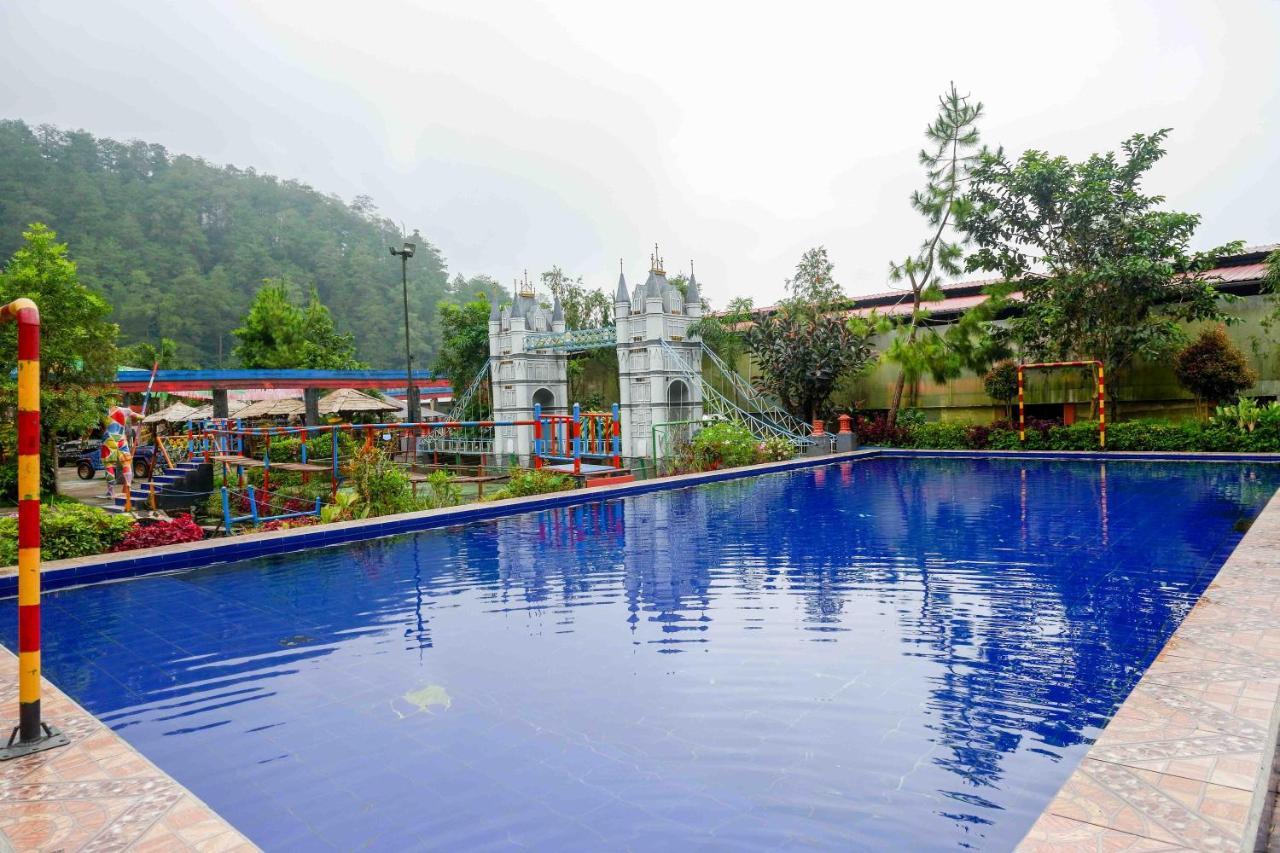 Reddoorz Resort @ Tawangmangu Exterior photo