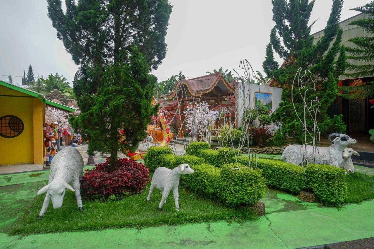 Reddoorz Resort @ Tawangmangu Exterior photo
