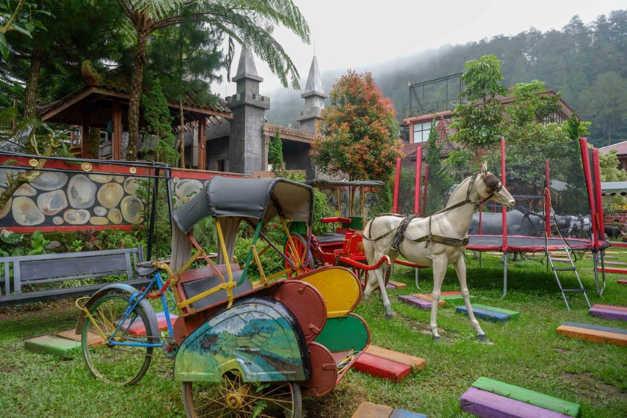 Reddoorz Resort @ Tawangmangu Exterior photo
