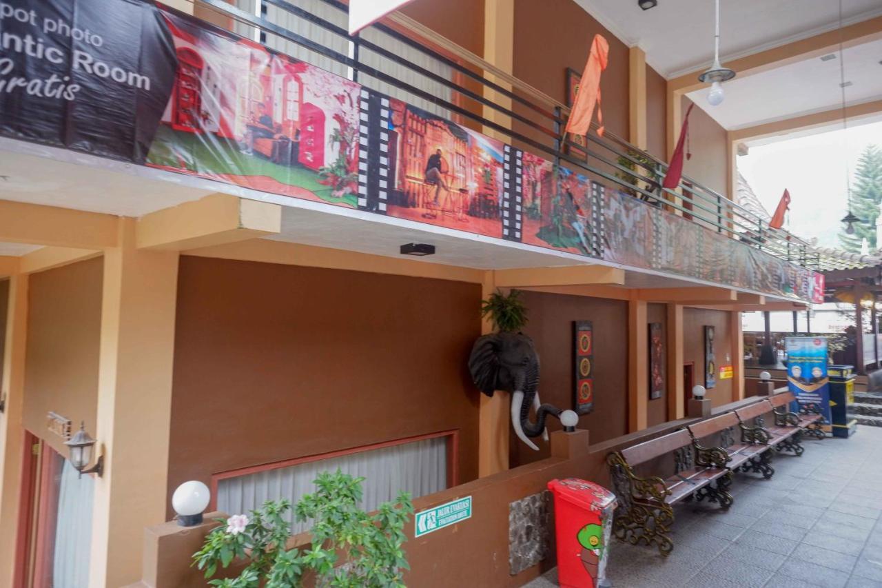 Reddoorz Resort @ Tawangmangu Exterior photo
