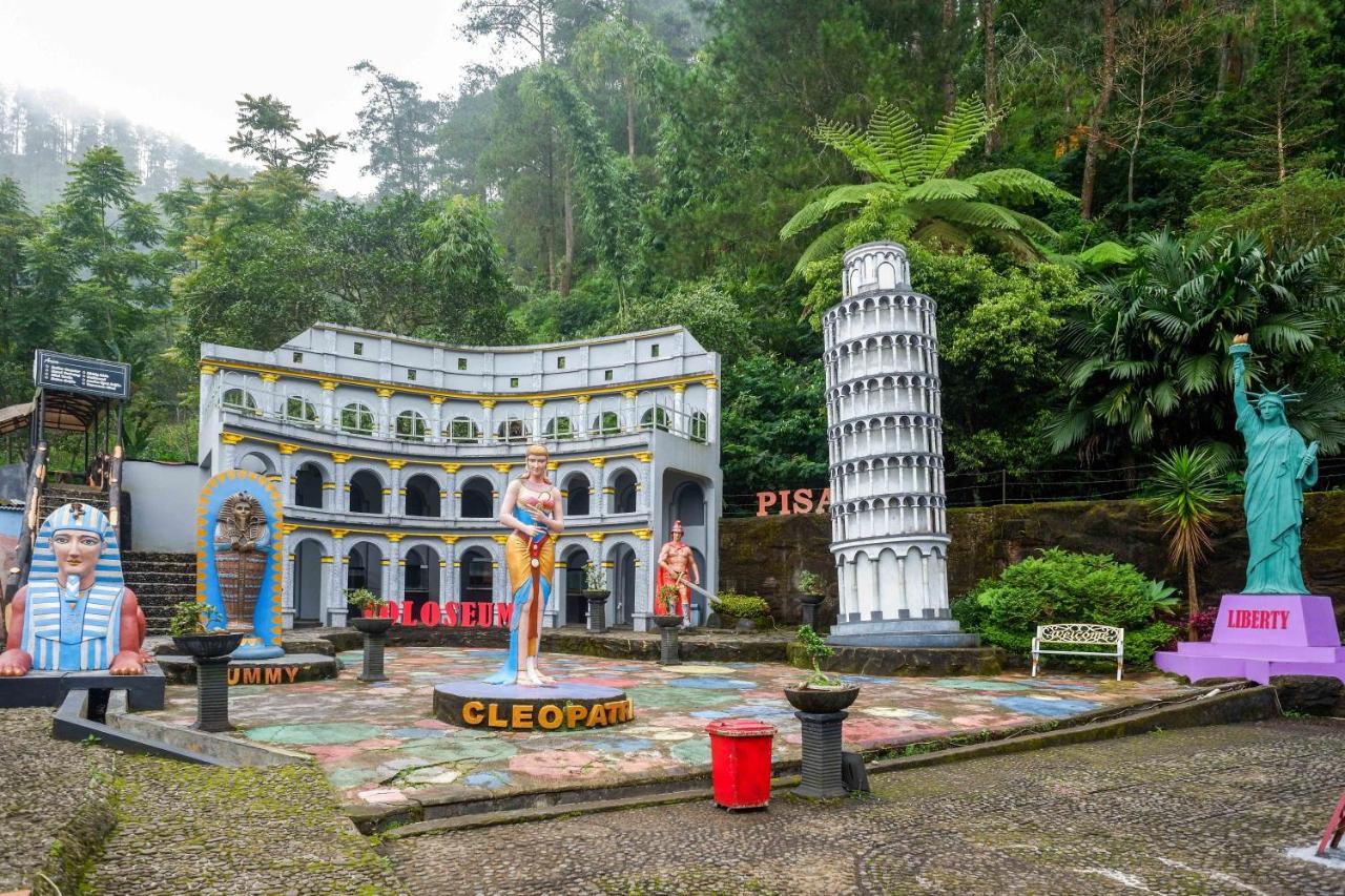 Reddoorz Resort @ Tawangmangu Exterior photo